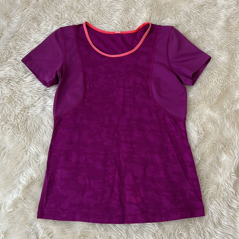 Lululemon Run For Days Camo Mesh T shirt Size 4